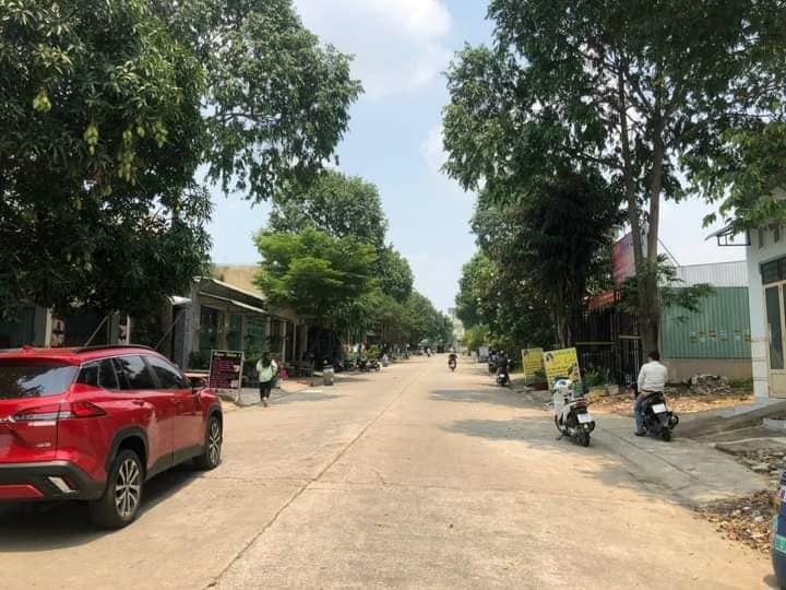 Chính chủ cần bán 300m2 (10x30) full thổ cư- đất tại khu đô thị công nghiệp Mỹ Phước 3.