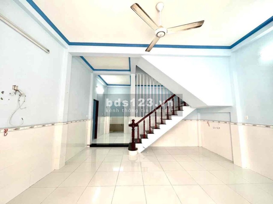 Nhà riêng mới xây 1 lầu (2pn2wc) dt 85m2, SHR 700tr bao sang tên, hẻm 10m dọn ở ngay, LH 0395171772