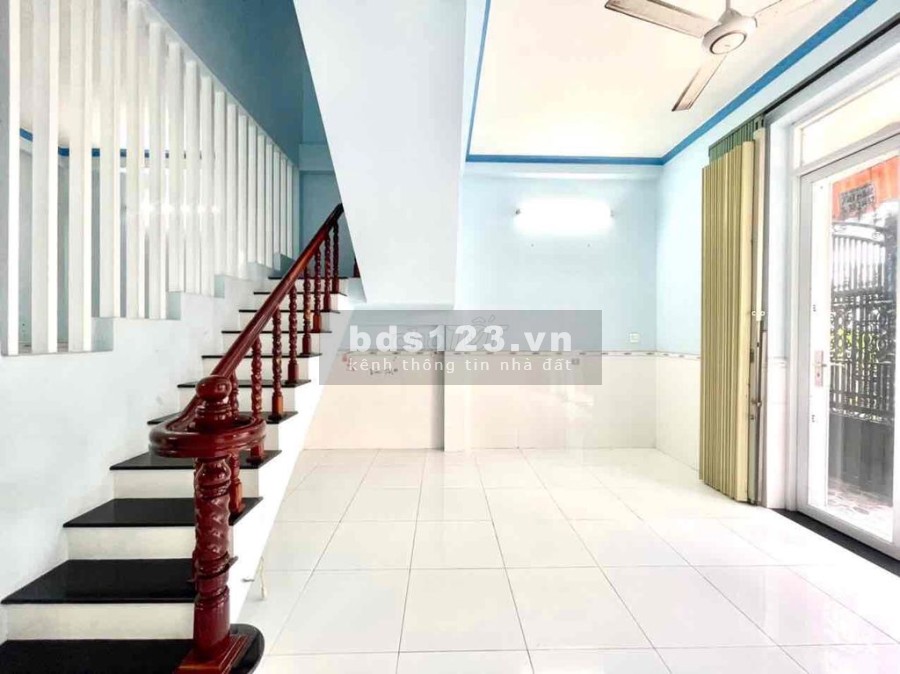 Nhà riêng mới xây 1 lầu (2pn2wc) dt 85m2, SHR 700tr bao sang tên, hẻm 10m dọn ở ngay, LH 0395171772