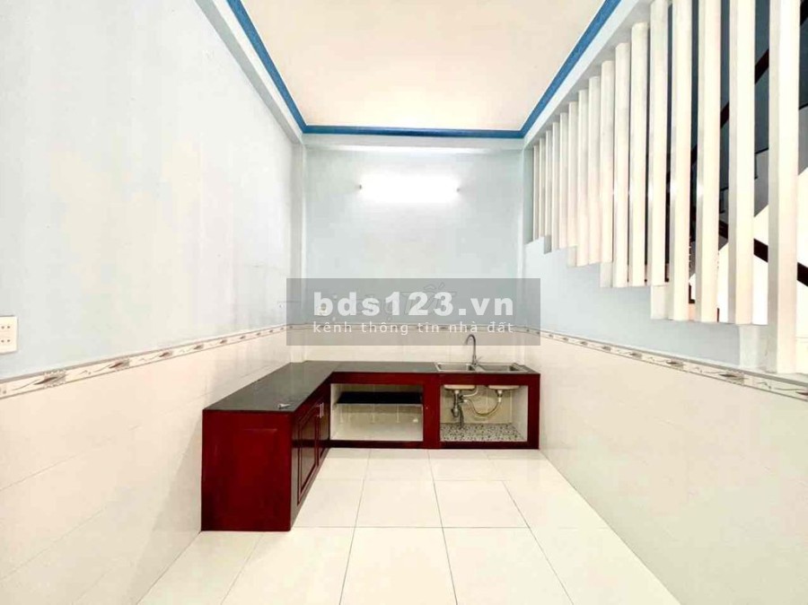 Nhà riêng mới xây 1 lầu (2pn2wc) dt 85m2, SHR 700tr bao sang tên, hẻm 10m dọn ở ngay, LH 0395171772