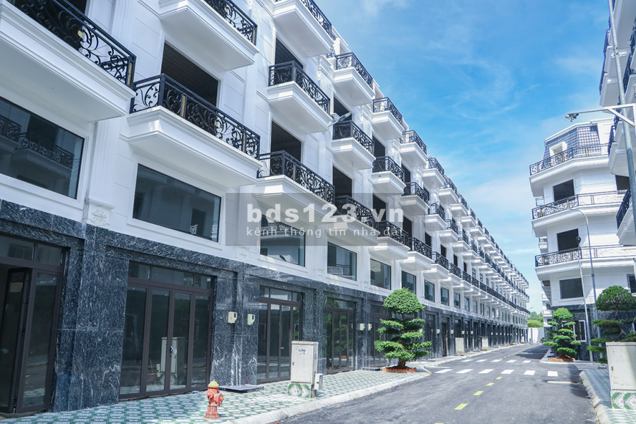 Nhà mặt phố liền kề Quận 12 mặt tiền Tô Ngọc Vân sổ riêng từng căn ngân hàng hỗ trợ 70%