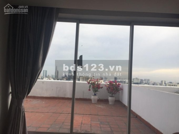 Chính chủ cho thuê căn hộ có ban công view trung tâm Quận 1 khu an ninh tốt