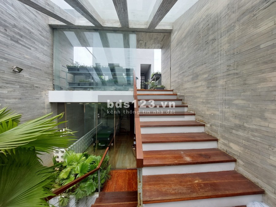 Mặt tiền Nguyễn Hữu Thọ, 210m2 4 tầng, cho người có tầm, có khí chất giá 19.5 tỷ