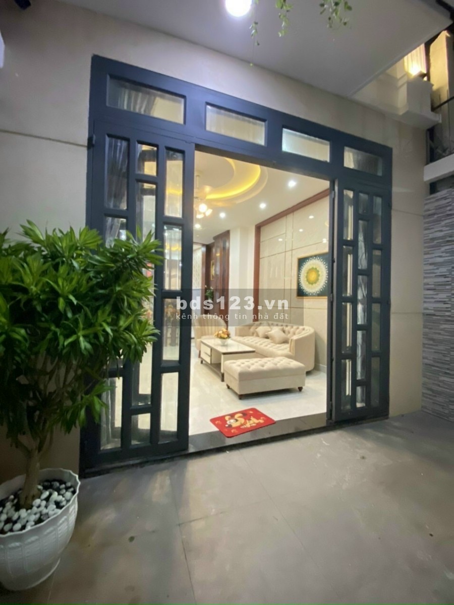 Nhà mới xây xong 80m2/2PN, giá 750 triệu giá 100% (sổ hồng riêng), ngay ngã ba Giồng.