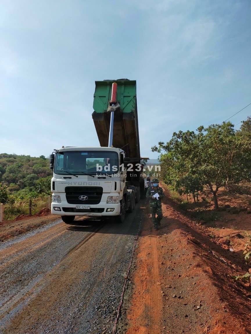 Cần bán 1015m2 đất mặt tiền sát KCN Becamex 420 triệu liên hệ 0888036108