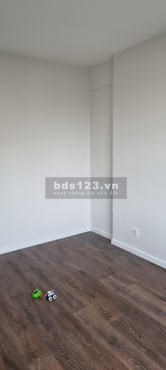 Bán nhanh căn hộ Opal Boulevard nhà còn rất mới, nội thất bàn giao cơ bản, giá tốt