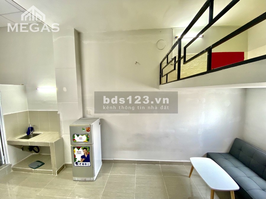 Phòng đầy đủ nội thất ban công riêng ngay Hồng Bàng - Hậu Giang lh 0778641231