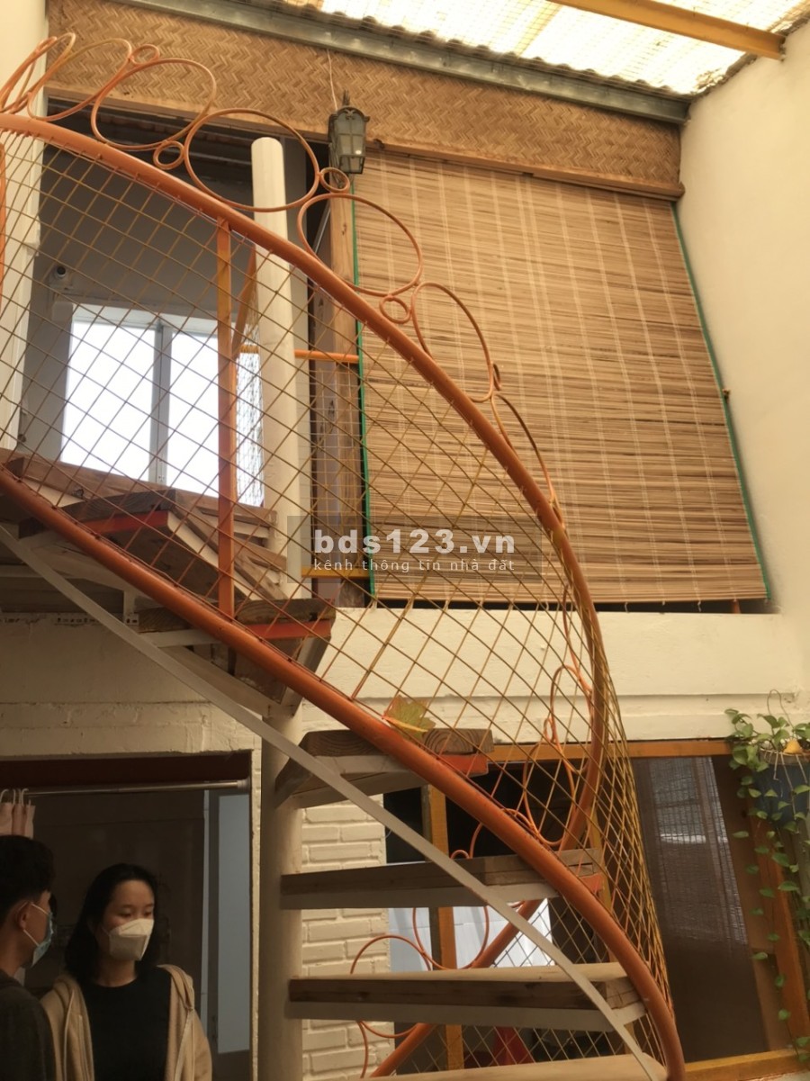 Cho thuê nhà nguyên căn mặt tiền Đồng Khởi gần công viên bãi trước