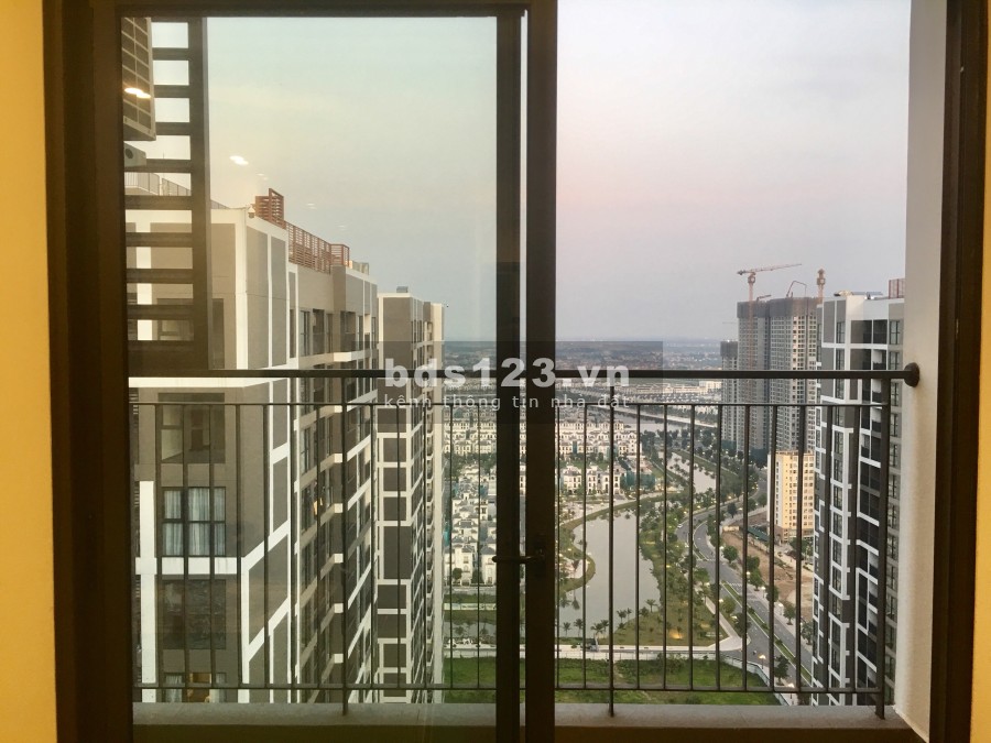 Bán căn hộ Studio R1.03315A diện tích 27m2, Đông Nam view hồ giá bán 1.2336 tỷ, lh 0936069841