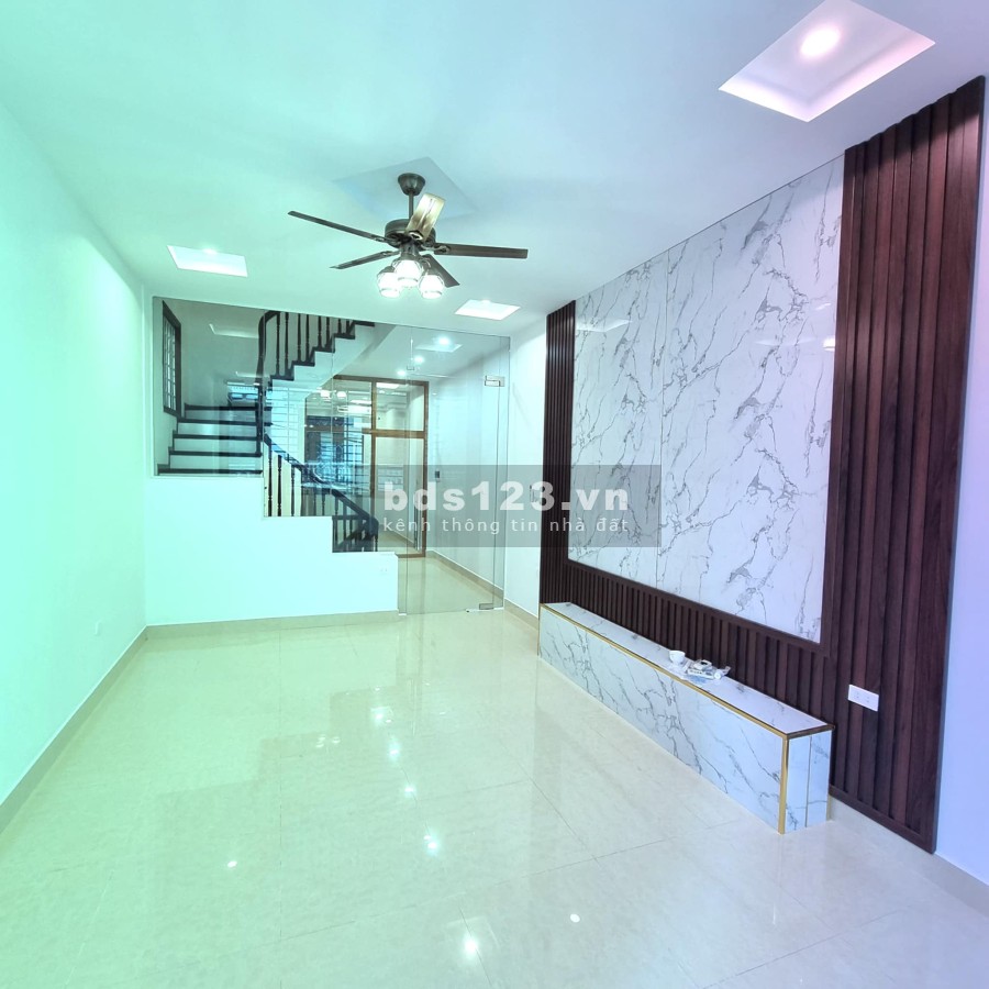 Bán nhà đẹp PL ô tô tránh ngõ 165 Cầu Giấy 5 tầng x 53m2 giá 13,6 tỷ. LH 0912442669