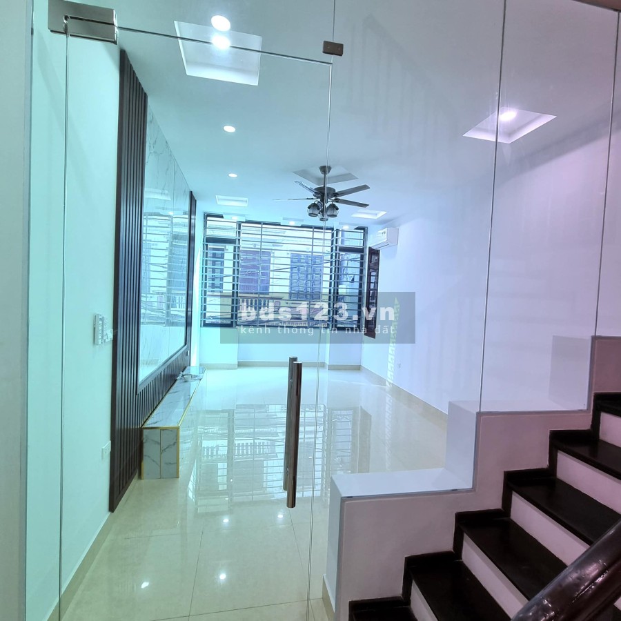 Bán nhà đẹp PL ô tô tránh ngõ 165 Cầu Giấy 5 tầng x 53m2 giá 13,6 tỷ. LH 0912442669