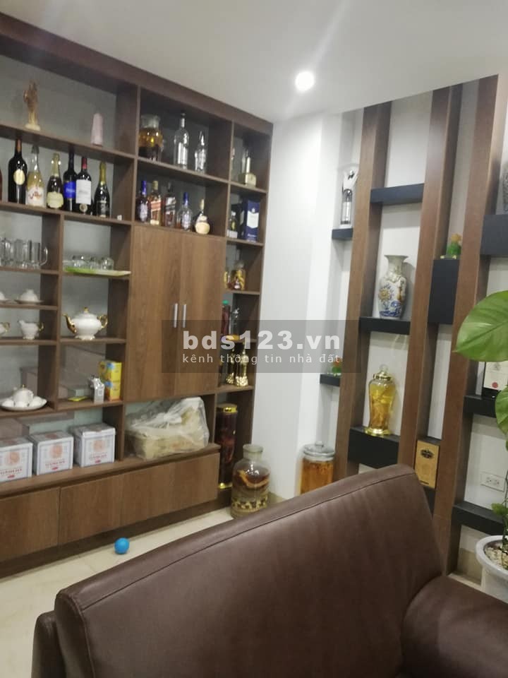Bán nhà MP Trung Kính diện tích 73m2 x 7 tầng thang máy giá 26,5 tỷ liên hệ 0912442669