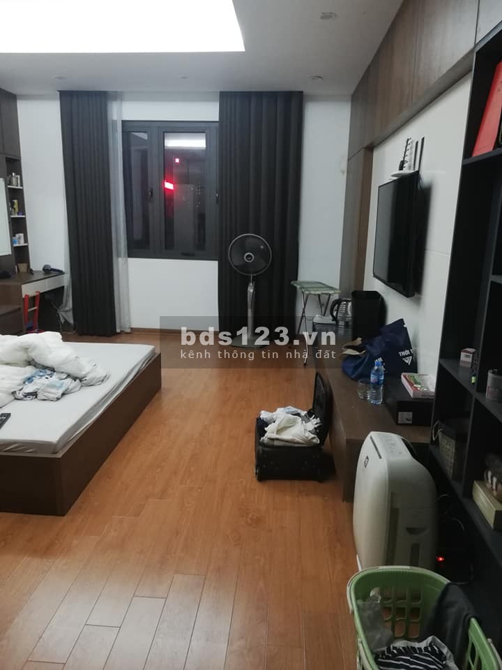 Bán nhà MP Trung Kính diện tích 73m2 x 7 tầng thang máy giá 26,5 tỷ liên hệ 0912442669