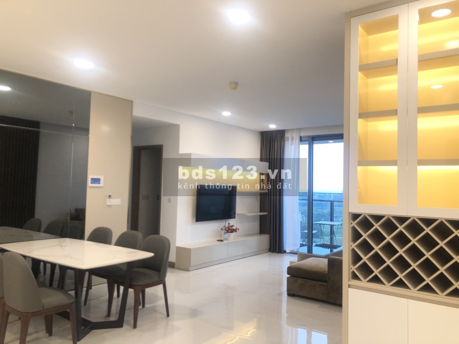 Căn hộ 3 phòng ngủ view sông hướng Đông Nam mát mẻ liên hệ 0918363550 - em Hùng