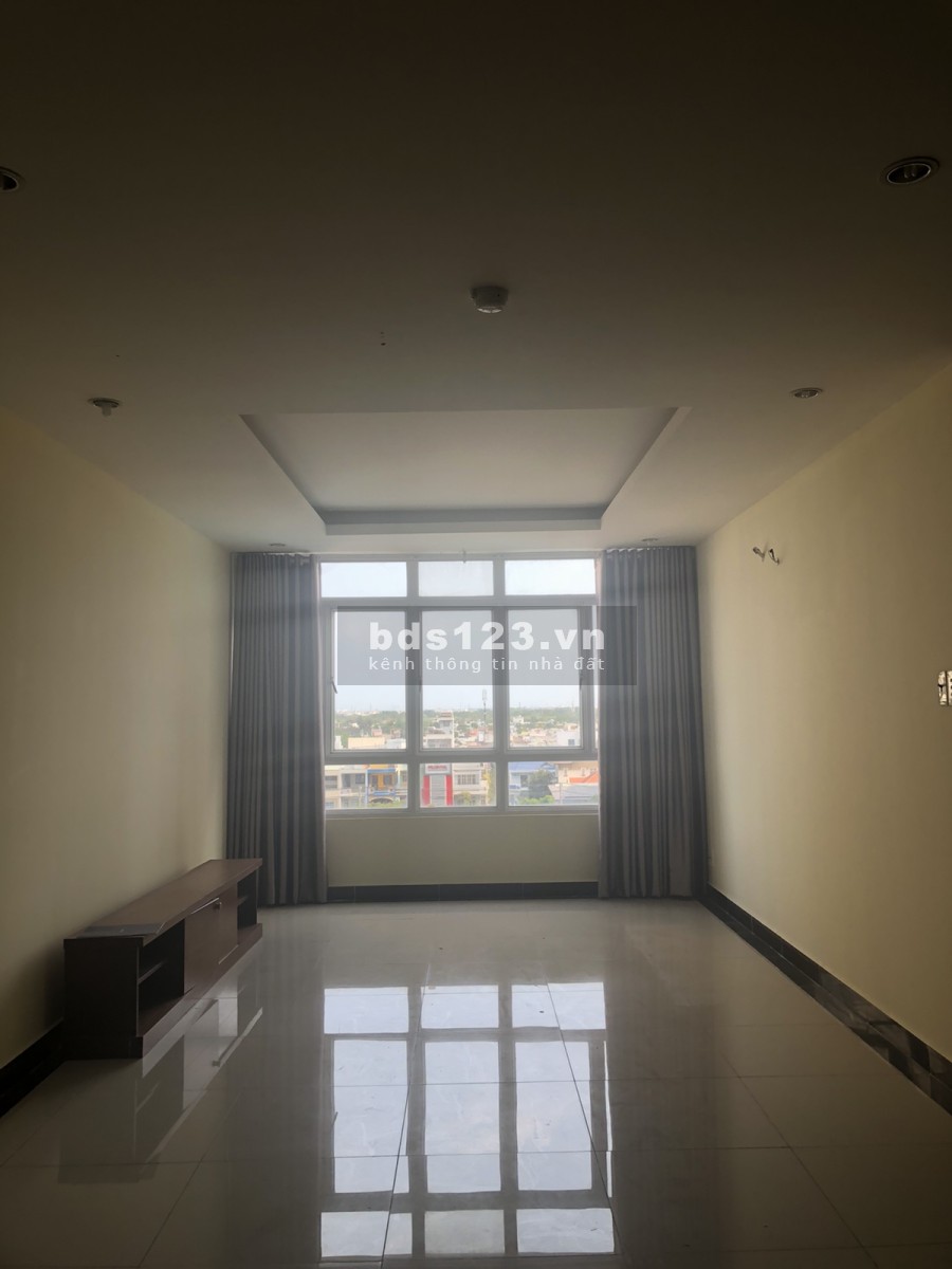 Chủ nhà cần bán nhanh căn hộ cao cấp Giai Việt Quốc Cường, số 854 Tạ Quang Bửu, p.5, Quận 8