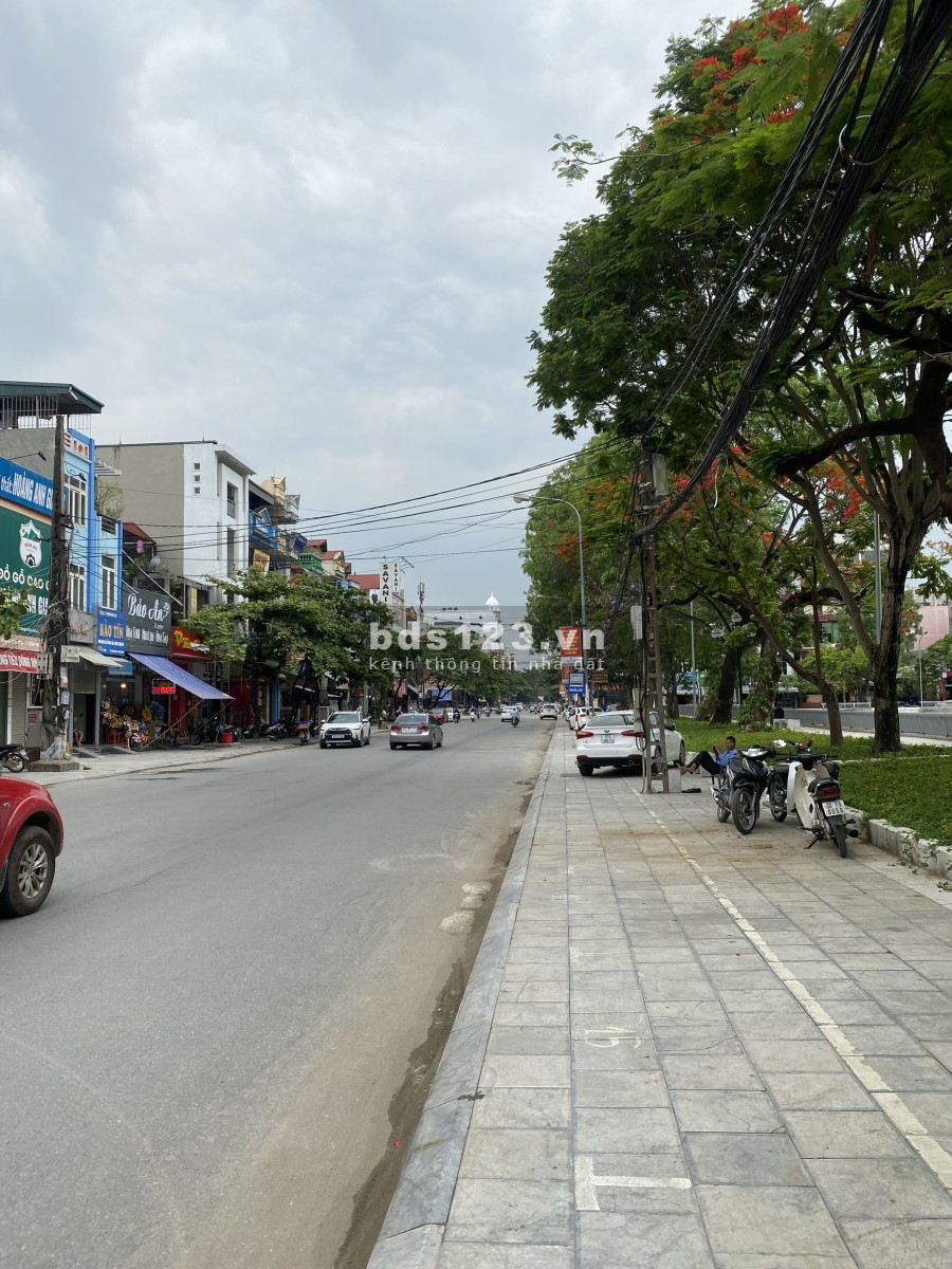 Cho thuê Nhà Lê Hoàn mặt bờ hồ kinh doanh tấp nập liên hệ 0916981524, bàn giao ngay