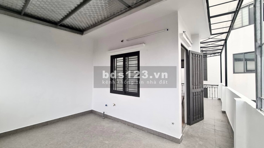 Cần bán gấp nhà phố HỒNG TIẾN, nhà mới 100%, full nội thất liên hệ 0966396167