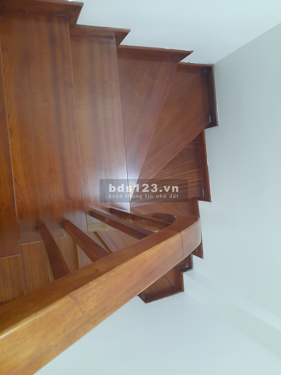 Bán nhà Xuân La lô góc ô tô 4 chỗ vào nhà. Giá 5.4 tỷ có thương lượng khu an ninh
