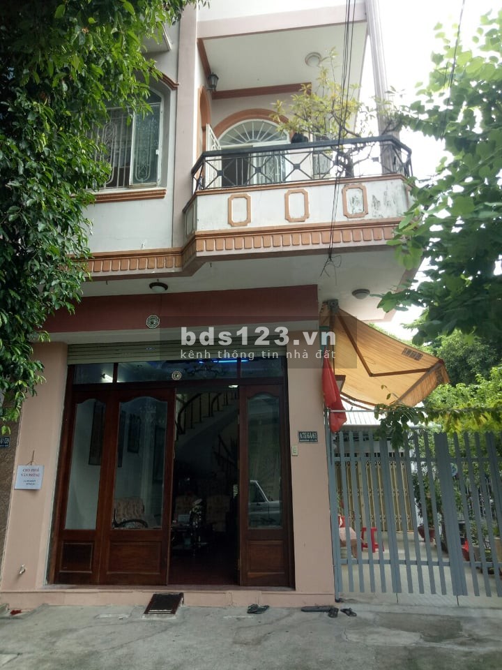 Cho thuê làm văn phòng (tầng trệt) có sân để xe thoải mái, liên hệ 0348847457