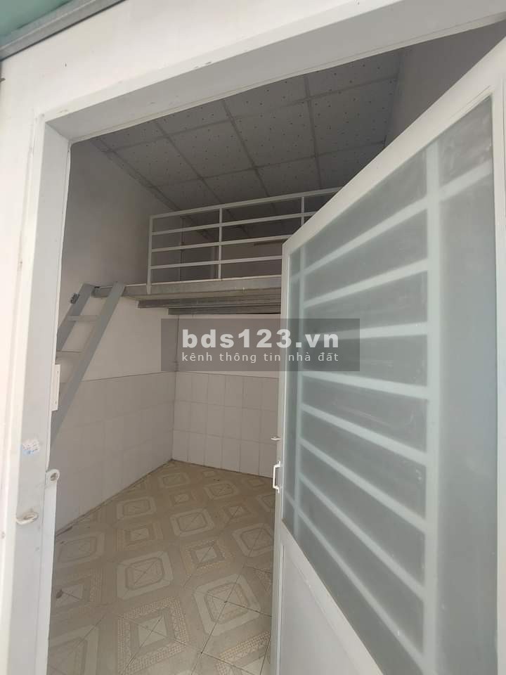 4 tỷ 9 bán gấp gấp nhà nguyên căn rộng 100m2 phường 17 Quận Gò Vấp sổ sẵn chính chủ