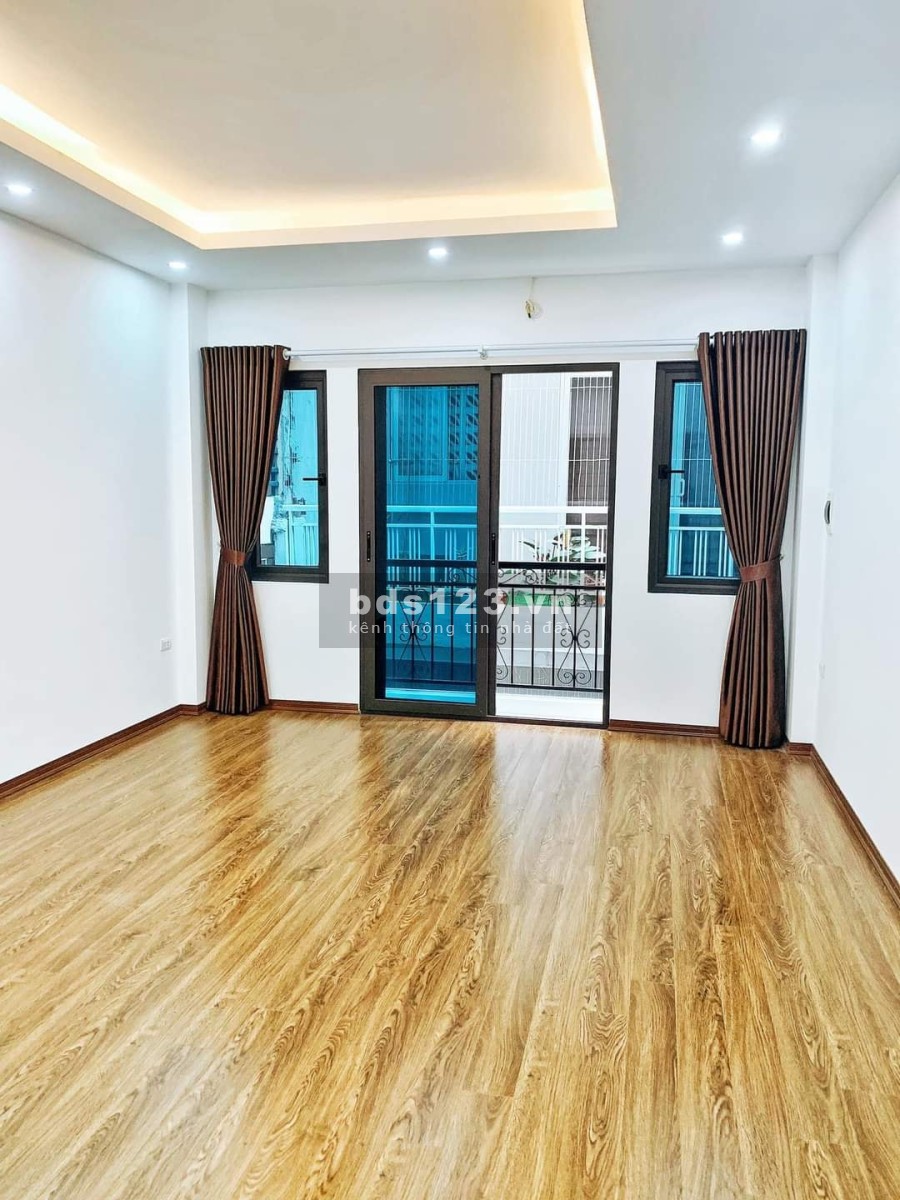 Bán nhà 5 tầng siêu đẹp phố Kim Giang,10m ra ngõ ô tô tránh,giá 3.75 tỷ
