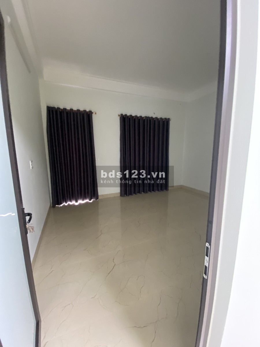 Cho thuê Nhà Lê Hoàn mặt bờ hồ kinh doanh tấp nập liên hệ 0916981524, bàn giao ngay