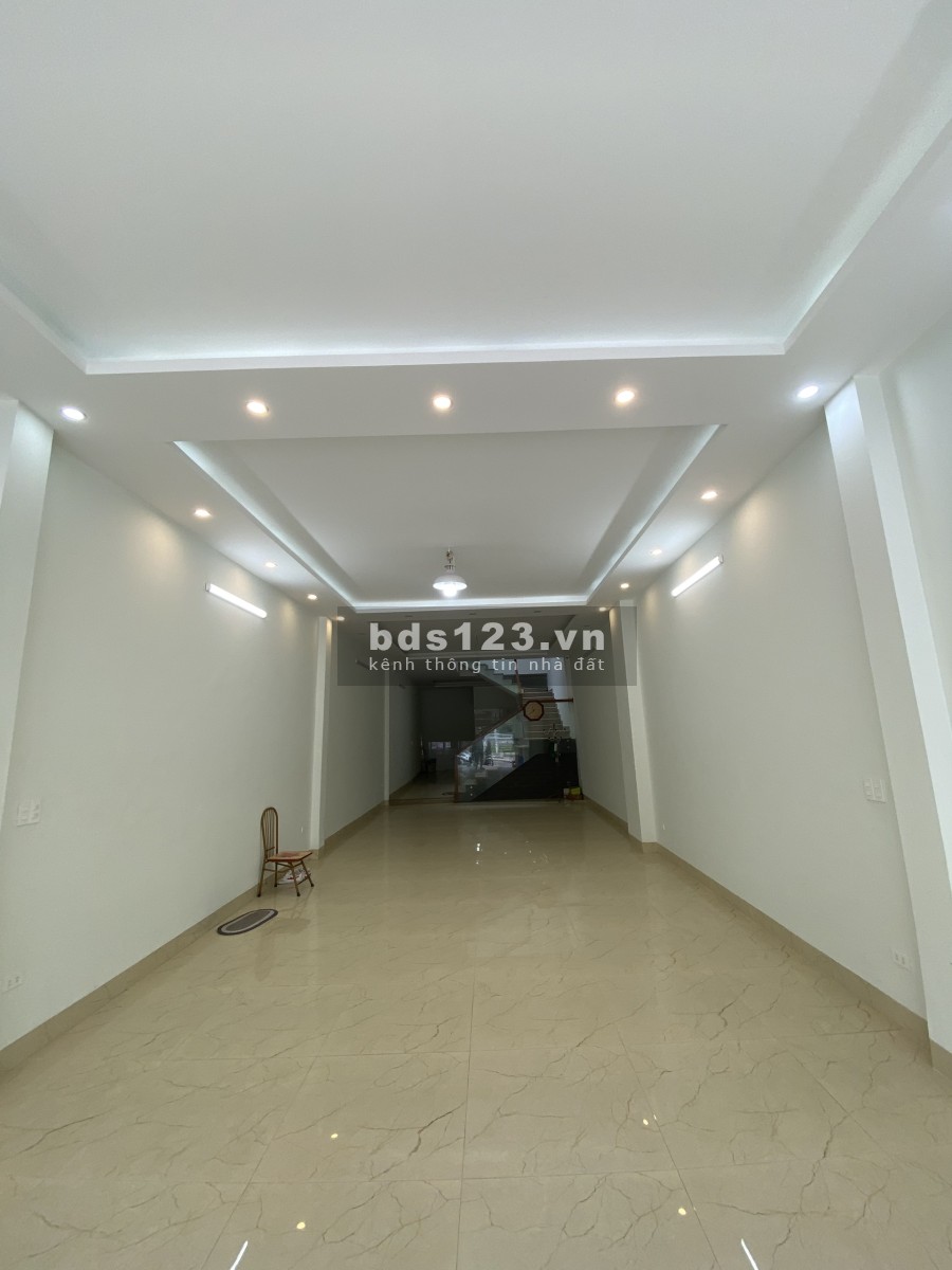 Cho thuê Nhà Lê Hoàn mặt bờ hồ kinh doanh tấp nập liên hệ 0916981524, bàn giao ngay