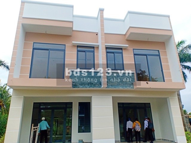 Bán nhà 1 trệt 1 lầu, nhà mặt tiền quốc lộ 1a, xã Long Thạnh, huyện Phụng Hiệp, tỉnh Hậu Giang
