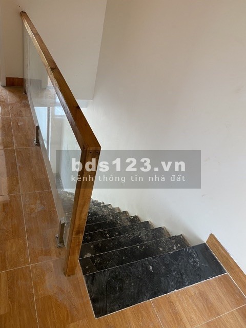 Bán nhà 1 trệt 1 lầu, nhà mặt tiền quốc lộ 1a, xã Long Thạnh, huyện Phụng Hiệp, tỉnh Hậu Giang