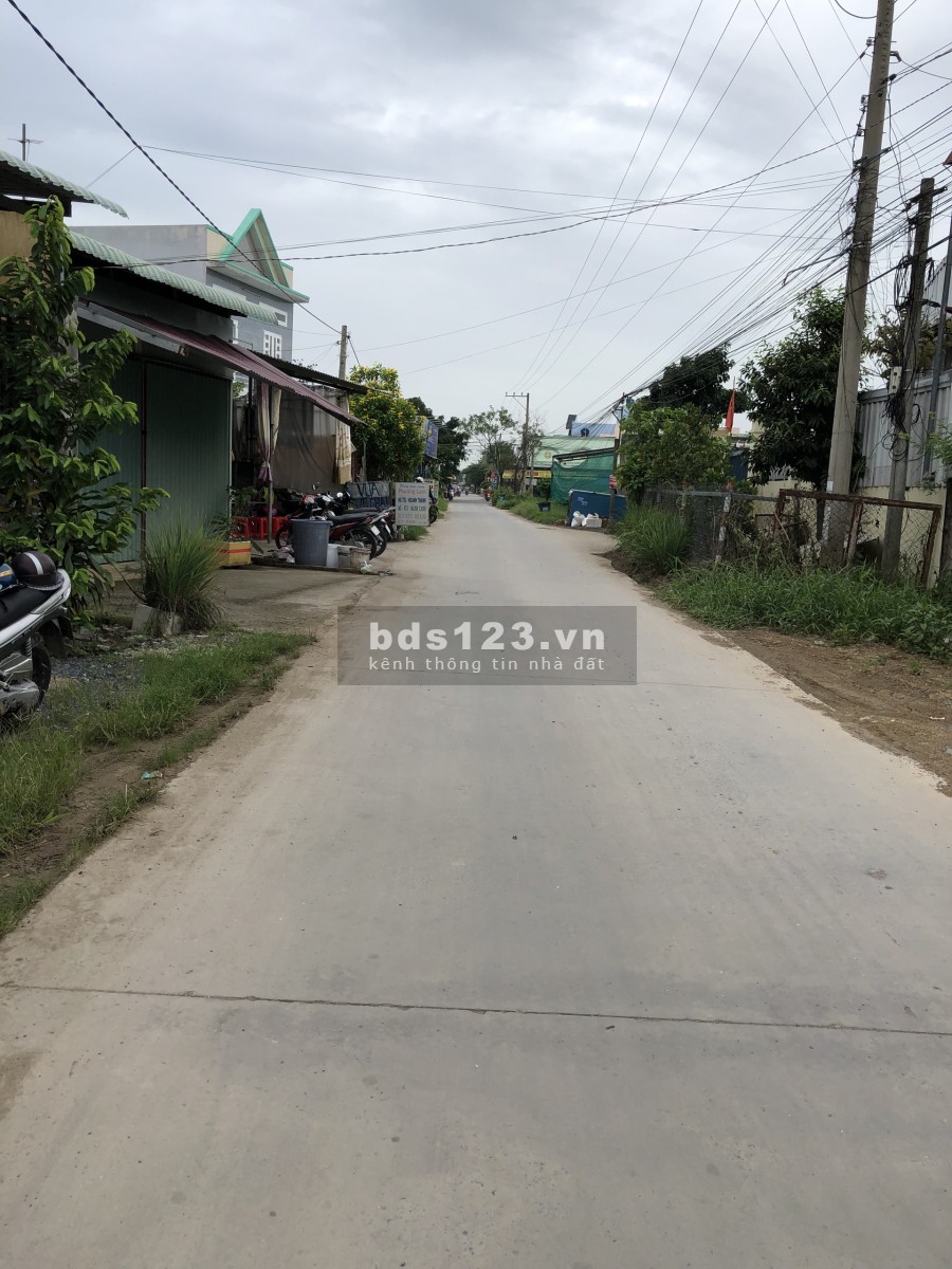 Đất thổ cư mặt tiền đường trường học Mỹ Yên Bến Lức, giá bán 2.85 tỷ, lh 0938921889