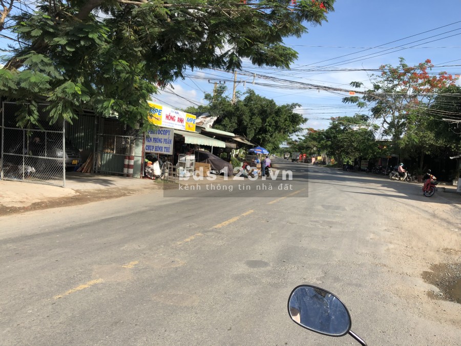 Đất thổ cư mặt tiền đường trường học Mỹ Yên Bến Lức, giá bán 2.85 tỷ, lh 0938921889