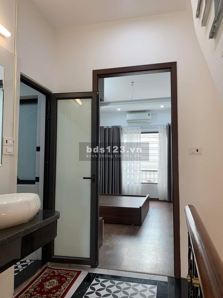 Bán Gấp Nhà Kinh Doanh Phố Trương Định 51m thang máy ô tô đỗ trong nhà