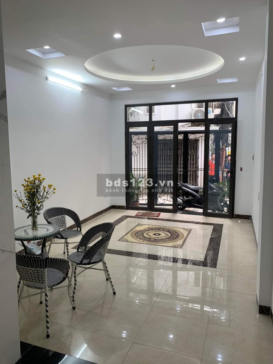 Bán Gấp Nhà Kinh Doanh Phố Trương Định 51m thang máy ô tô đỗ trong nhà