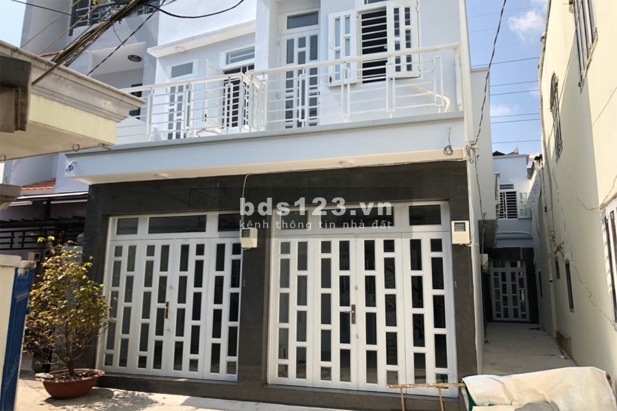Bán nhà hẻm Quận 7, cách Q4 chỉ 300m diện tích sử dụng 3 x 7m giá bán chỉ 1,75 tỷ