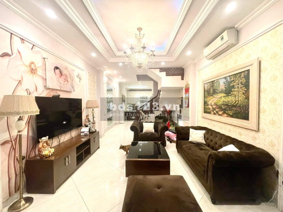 Cần bán nhà phố Ngọc Thụy Long Biên khu dân cư đông đúc, liên hệ 0932371189