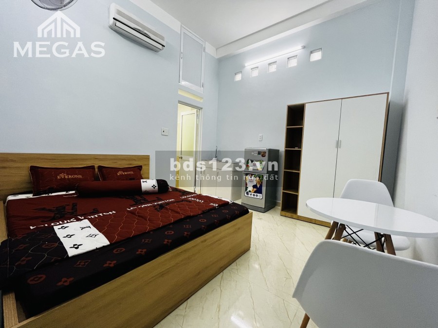 Đầy đủ nội thất mới 100% ban công riêng ngay Âu Cơ - Kênh Tân Hóa khu an ninh, yên tĩnh