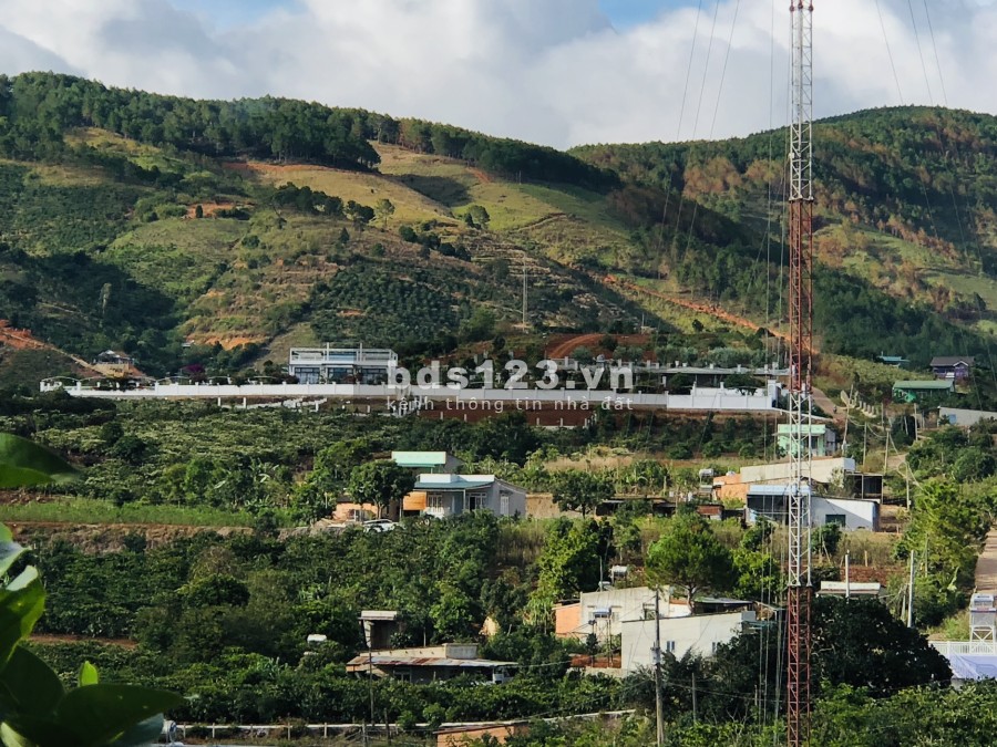 Quá kẹt tiền bán lỗ miếng đất view toàn thị trấn Nam Ban, thương lượng nhanh