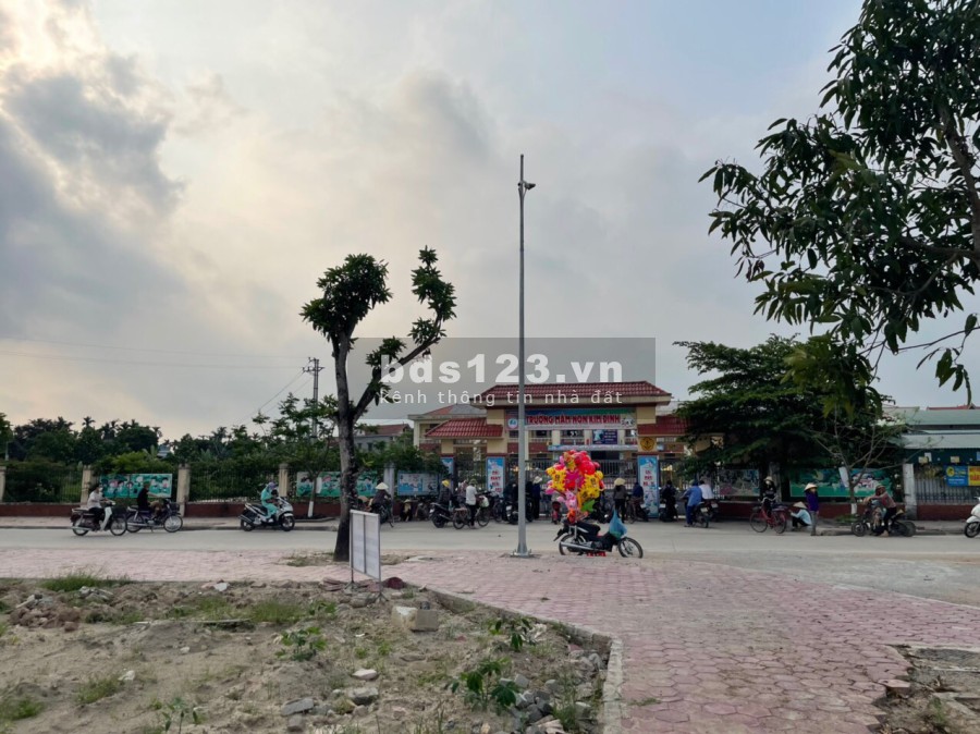 Hàng ngoại giao duy nhất 5 lô cần chuyển nhượng, liên hệ 0925456268 giá đầu tư sinh lời
