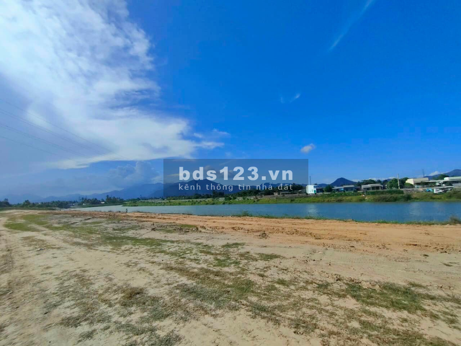 Đất view Sông Tắc nội thành Nha Trang mặt tiền đường bờ kè 30m