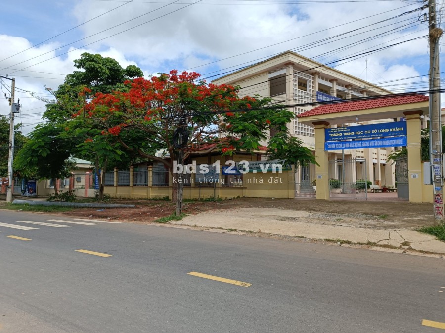 Đất mặt tiền nhựa 20m gần điểm xuống Cao tốc TP HCM Mộc Bài giá chỉ 700 triệu hết đất