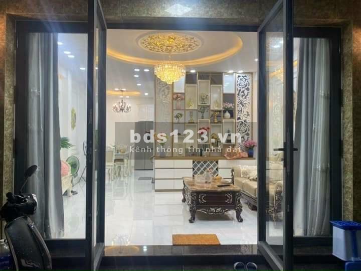 Bán nhà nguyên căn 3 tấm đường Huỳnh Tấn Phát Quận 7, khu dân trí cao, giá tốt
