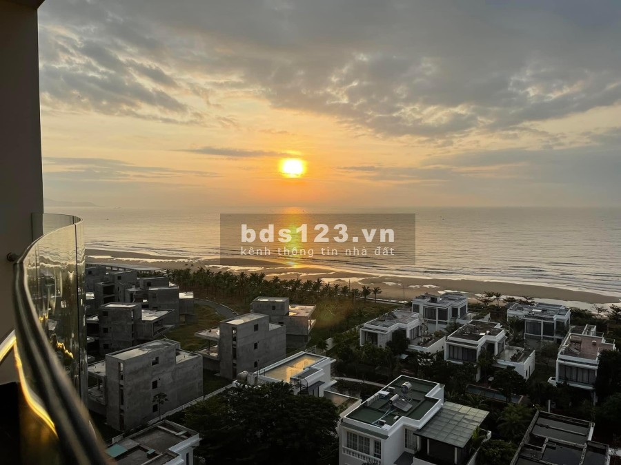 Cần bán căn hộ 91m2 tầng cao, view biển, full nội thất, thoáng mát cách biển chỉ vài bước chân