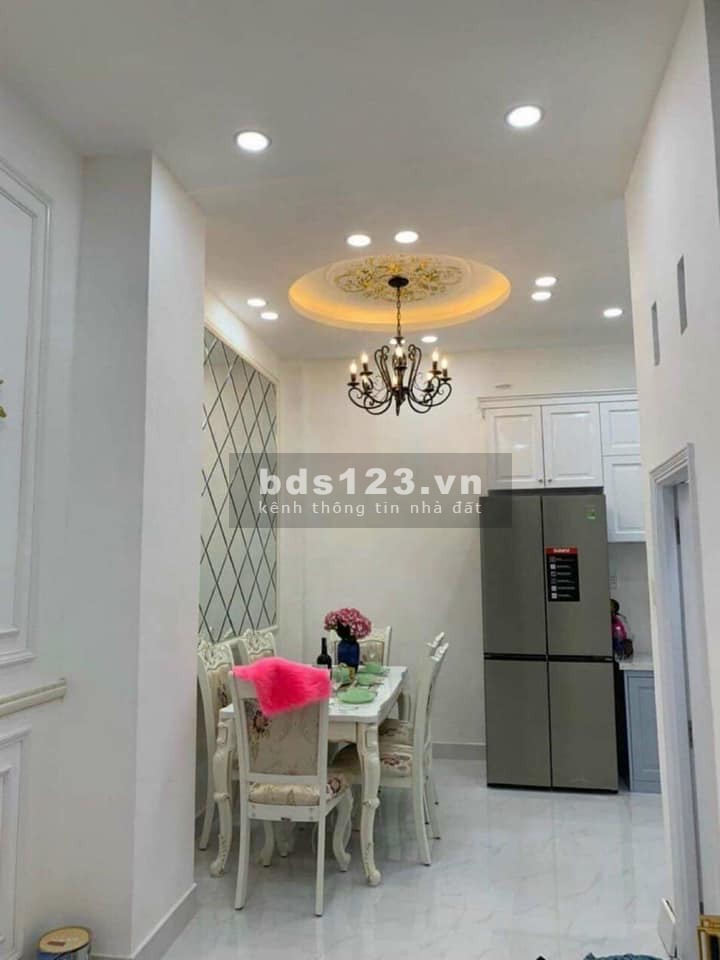 Bán nhà nguyên căn 3 tấm đường Huỳnh Tấn Phát Quận 7, khu dân trí cao, giá tốt