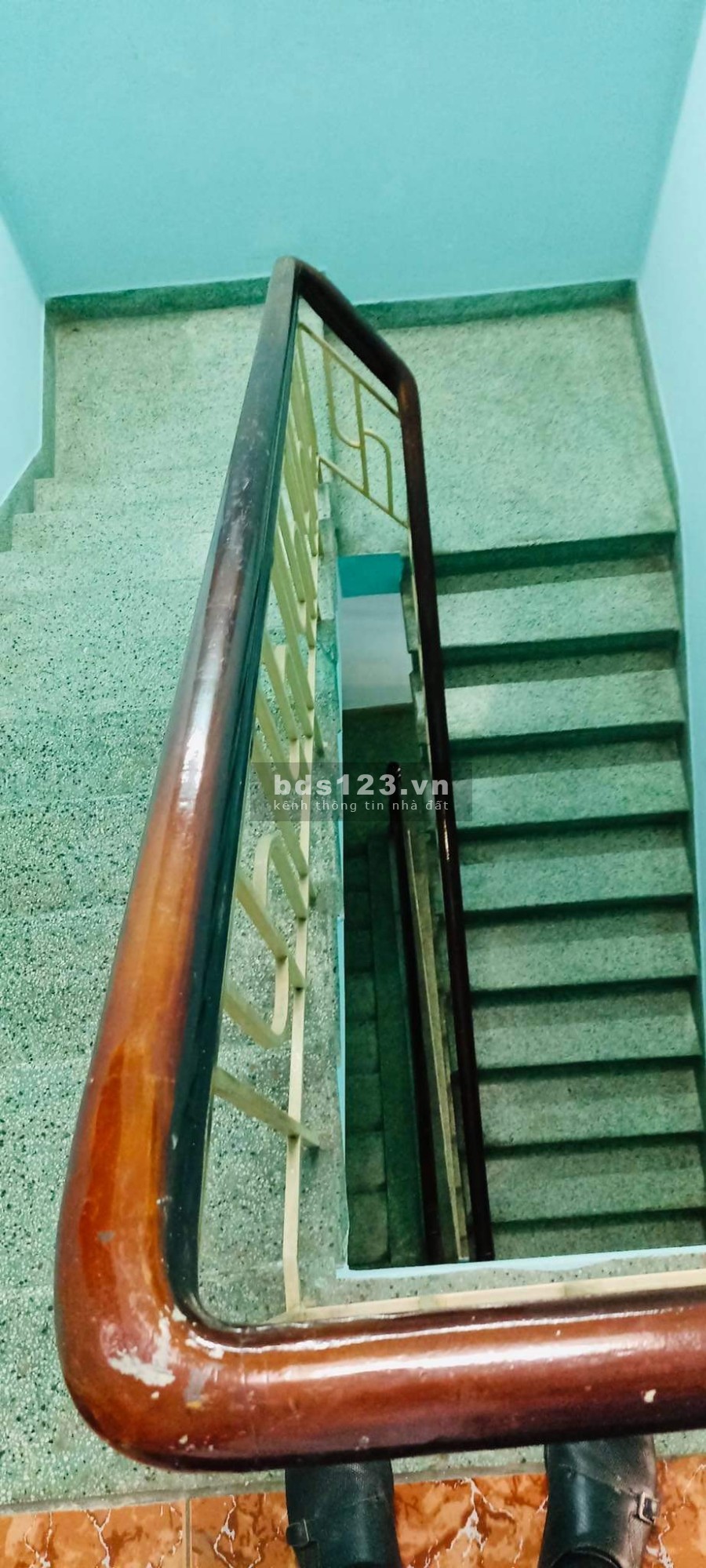 Bán nhà mặt tiền hẻm Nguyễn Oanh đúc kiên cố có sân rộng, hẻm xe ra vào thoải mái