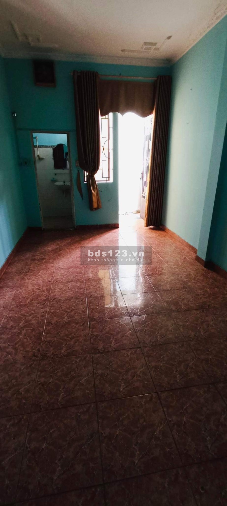 Bán nhà mặt tiền hẻm Nguyễn Oanh đúc kiên cố có sân rộng, hẻm xe ra vào thoải mái