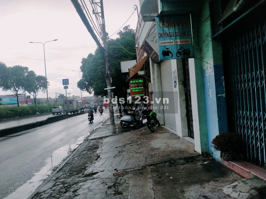 Bán nhà Quận 12, mặt tiền Quốc Lộ 22, diện tích sử dụng 200m2 giá chỉ 10 tỷ 5 TL