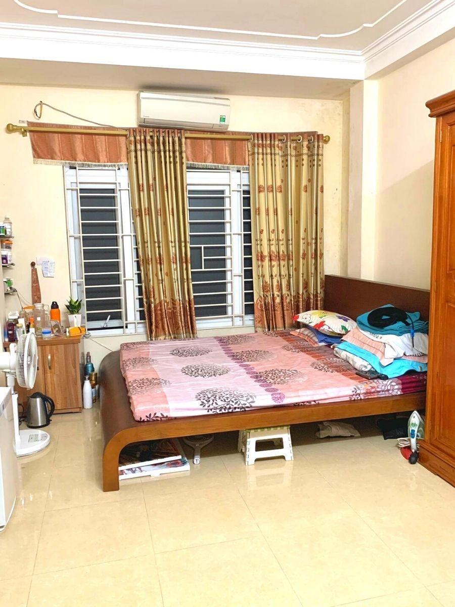 Bán nhà phố Lê Quang Đạo, dtsd 40m2, 5 tầng 5 phòng ngủ, mt 4m vài bước ra phố