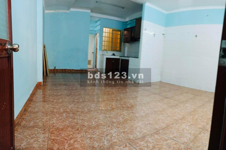 Bán nhà mặt tiền hẻm Nguyễn Oanh đúc kiên cố có sân rộng, hẻm xe ra vào thoải mái