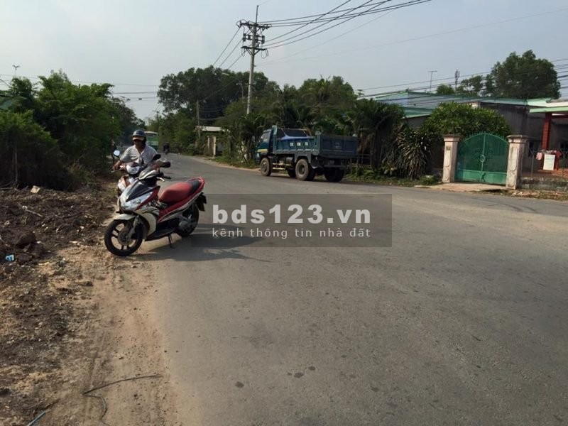 Ông anh thua cá độ bán gấp lô đất đường nhựa ngay VSIP III, giá bán chỉ 2,1 tỷ
