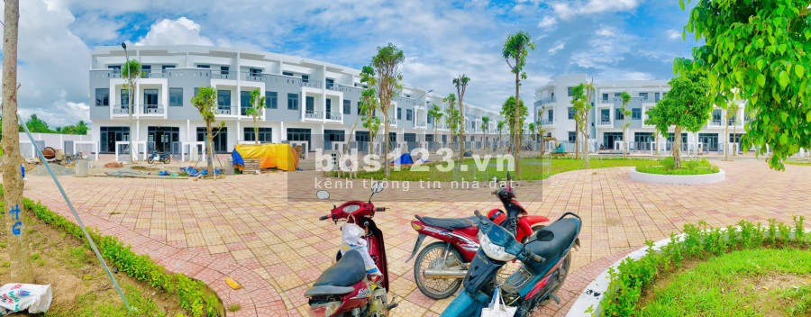 Bán gấp căn nhà 1 trệt 2 lầu ngay công viên thoáng mát tiện ích đầy đủ, giá đầu tư sinh lời